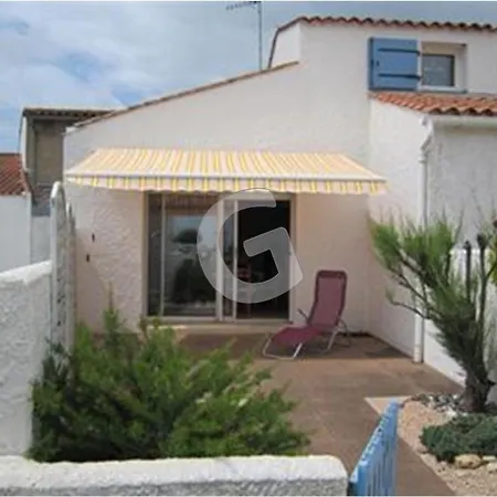 Pavillon Pour 4 A 150m De La Et 500m Du Centre De La Tranche-sur-mer, Avec Terrasse Et Garage - Fr-1-357-48 Apartment *
