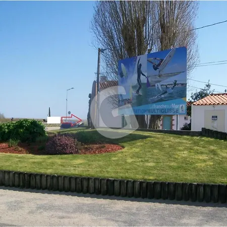 Pavillon Pour 4 A 150m De La Et 500m Du Centre De La Tranche-sur-mer, Avec Terrasse Et Garage - Fr-1-357-48 Apartment La Tranche-sur-Mer