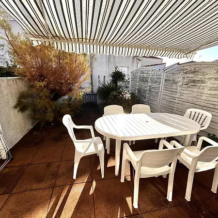 Pavillon Pour 4 A 150m De La Et 500m Du Centre De La Tranche-sur-mer, Avec Terrasse Et Garage - Fr-1-194-375