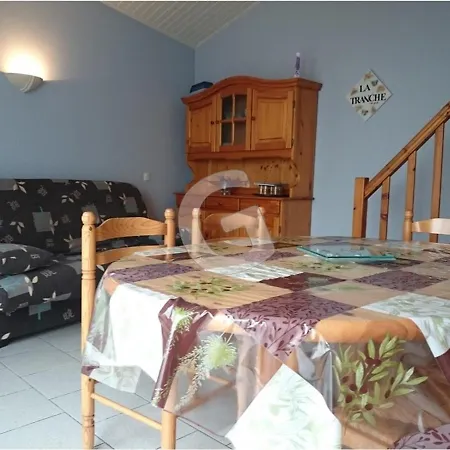 Appartement La Tranche-sur-mer, 3 Pièces, 4 Personnes - Fr-1-357-48 La Tranche-sur-Mer