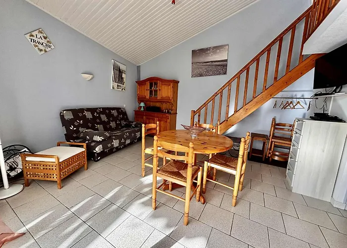 Pavillon Pour 4 A 150m De La Et 500m Du Centre De La Tranche-sur-mer, Avec Terrasse Et Garage - Fr-1-194-375 Apartman *