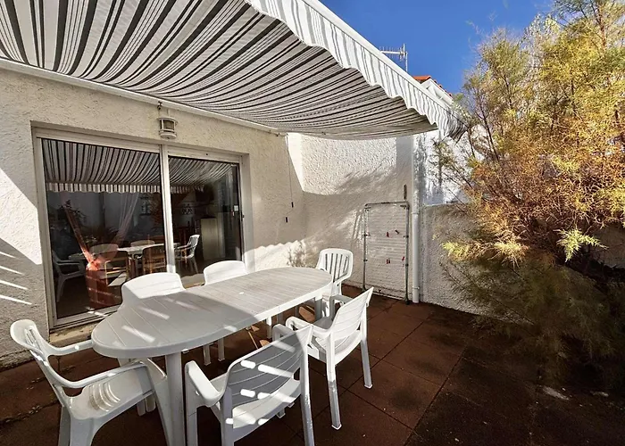 Pavillon Pour 4 A 150m De La Et 500m Du Centre De La Tranche-sur-mer, Avec Terrasse Et Garage - Fr-1-194-375 *